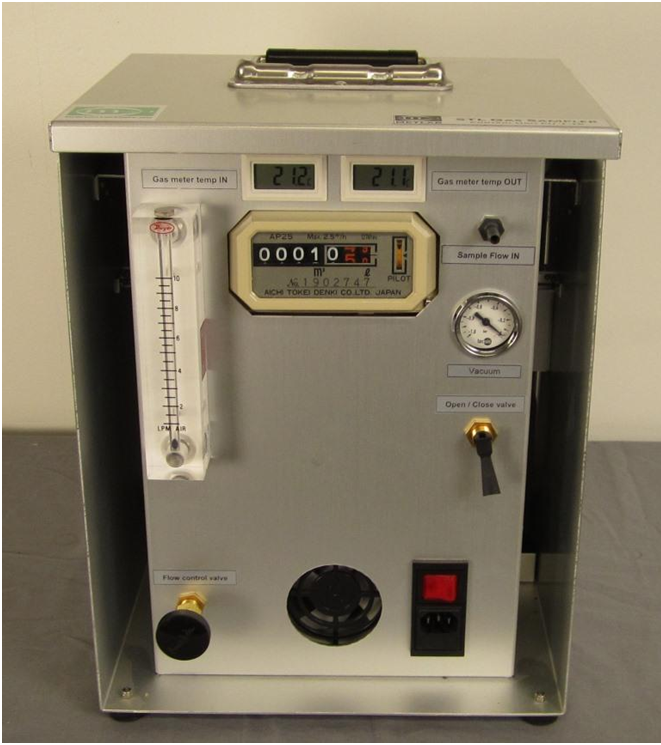STL Gasprovtagare CU-10 med inbyggd pump. Används tillsammans med EVA Light sondsystem och absorptionsflaskor vid metallprovtagning. 